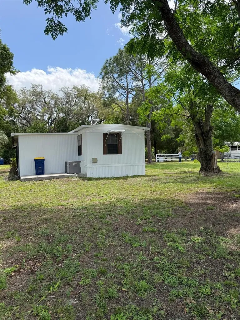 37021 Pauls Drive Zephyrhills FL 33541