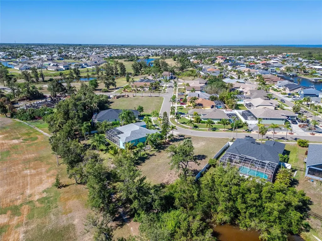 806 Greenview Drive Apollo Beach FL 33572