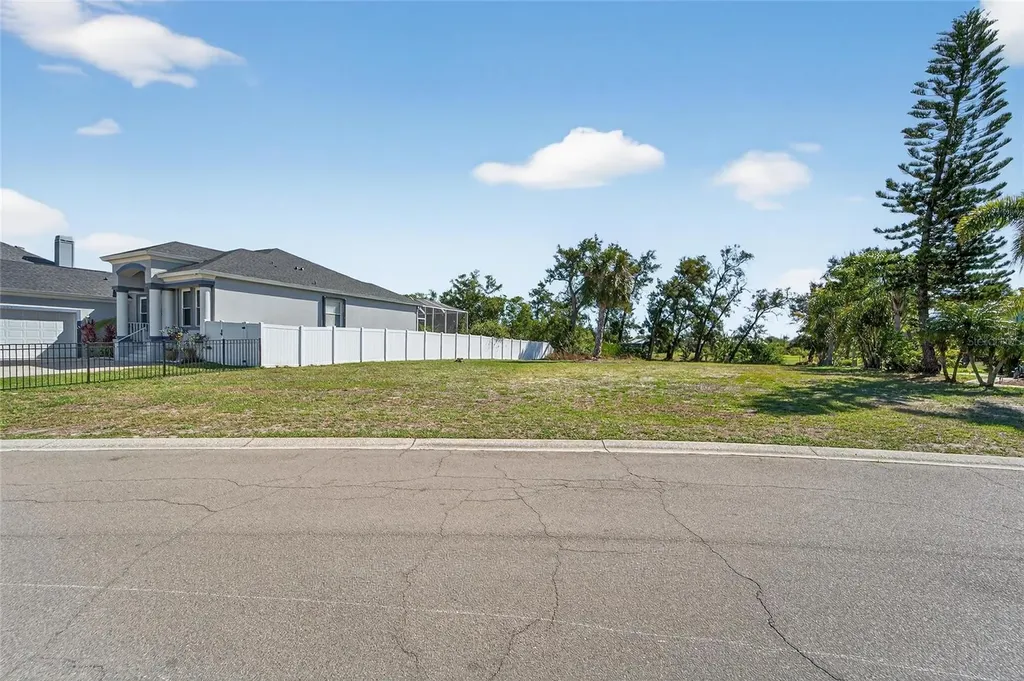 806 Greenview Drive Apollo Beach FL 33572