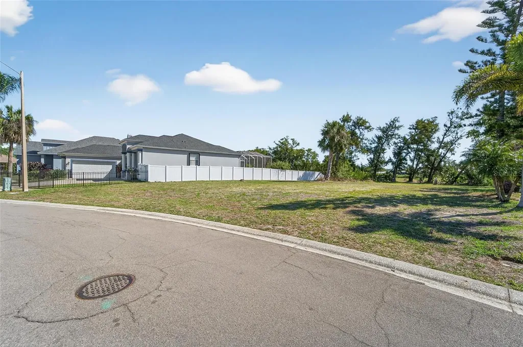806 Greenview Drive Apollo Beach FL 33572