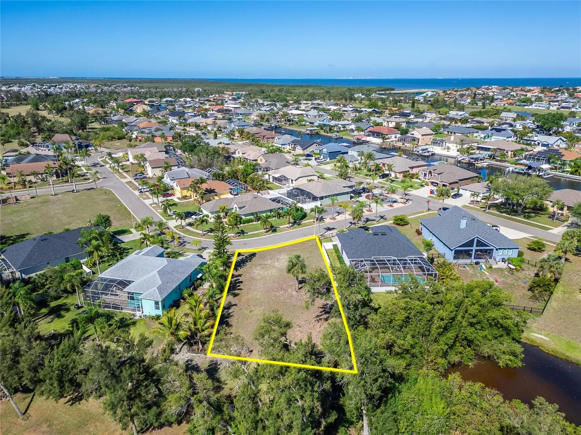 806 Greenview Drive Apollo Beach FL 33572