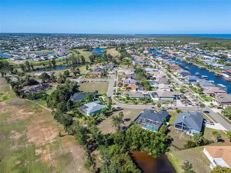806 Greenview Drive Apollo Beach FL 33572