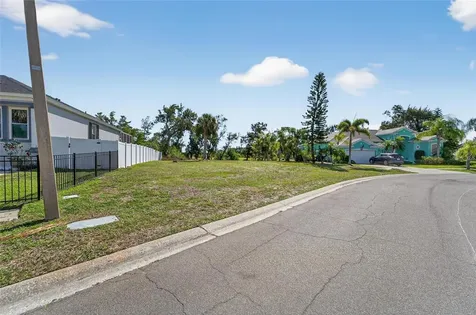 806 Greenview Drive Apollo Beach FL 33572