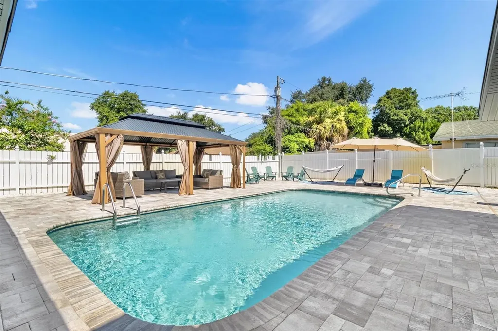 5127 Caesar Way S St Petersburg FL 33712