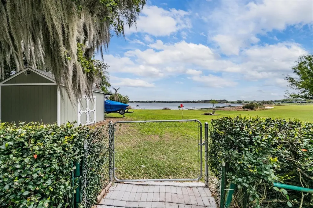 1238 S Highland Park Drive Lake Wales FL 33898