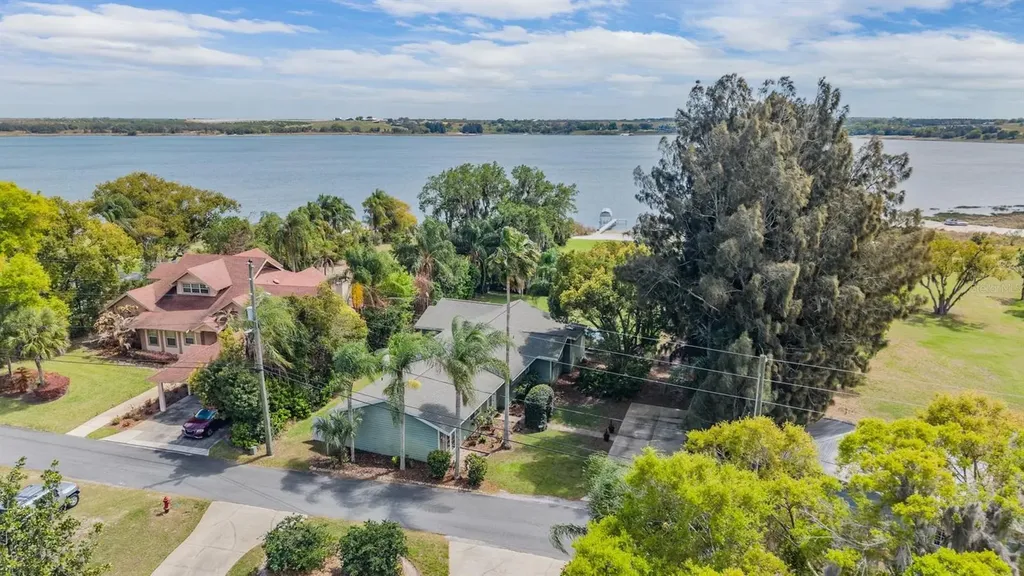 1238 S Highland Park Drive Lake Wales FL 33898