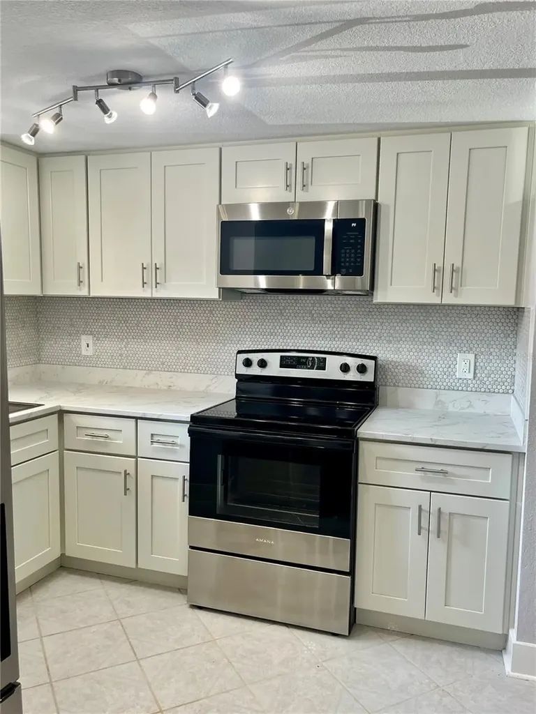 4550 Overlook Drive NE St Petersburg FL 33703