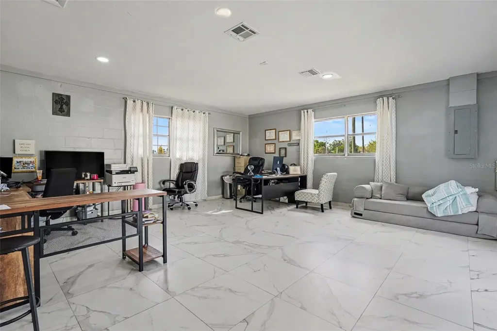 3101 S Kings Avenue Brandon FL 33511