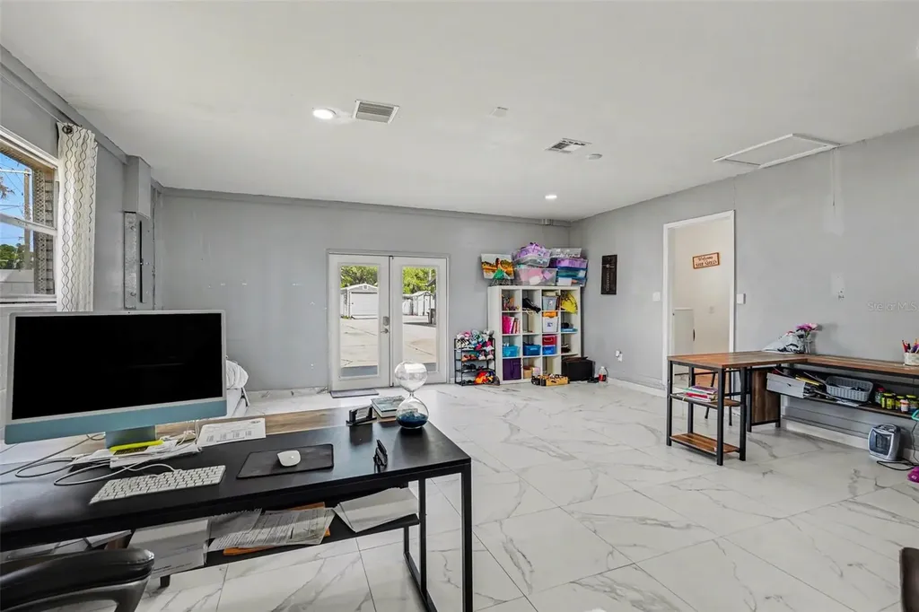 3101 S Kings Avenue Brandon FL 33511