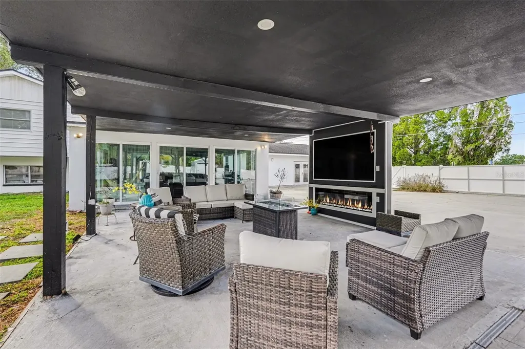 3101 S Kings Avenue Brandon FL 33511