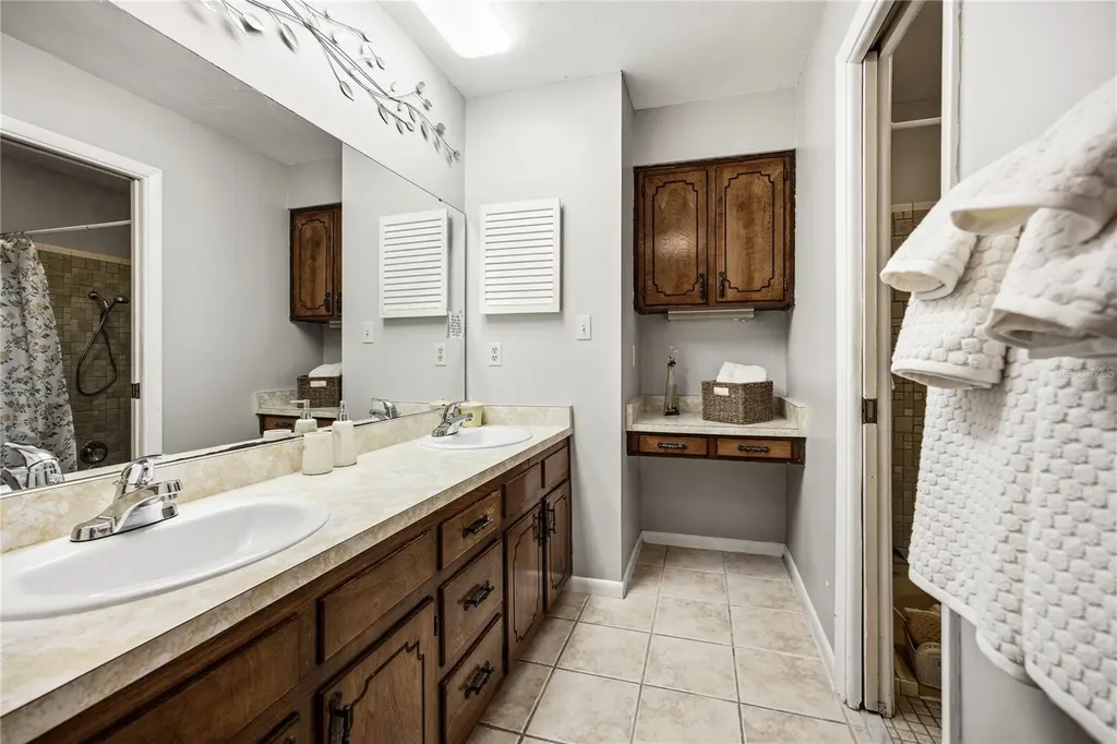 5725 NW 63rd Court Gainesville FL 32653