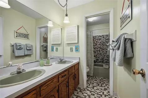 5725 NW 63rd Court Gainesville FL 32653