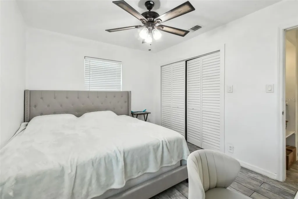 4005 W Tyson Avenue Tampa FL 33611
