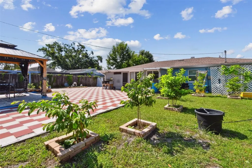 4005 W Tyson Avenue Tampa FL 33611