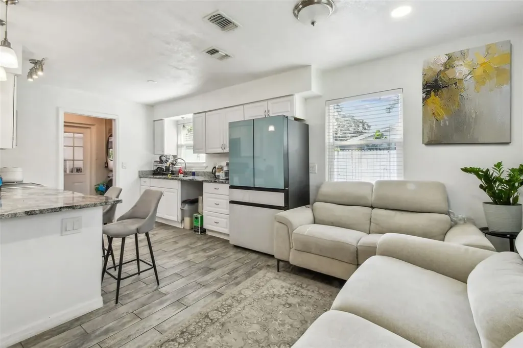 4005 W Tyson Avenue Tampa FL 33611