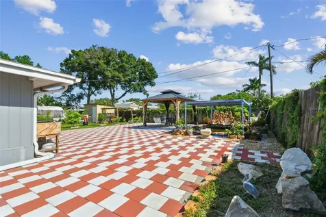 4005 W Tyson Avenue Tampa FL 33611