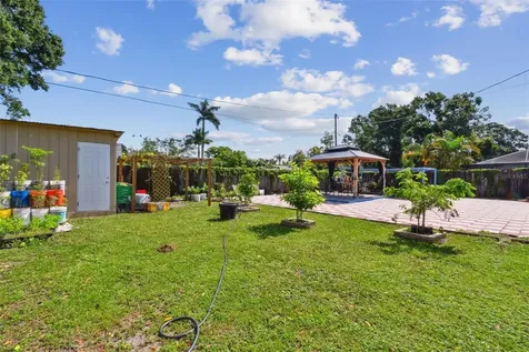 4005 W Tyson Avenue Tampa FL 33611