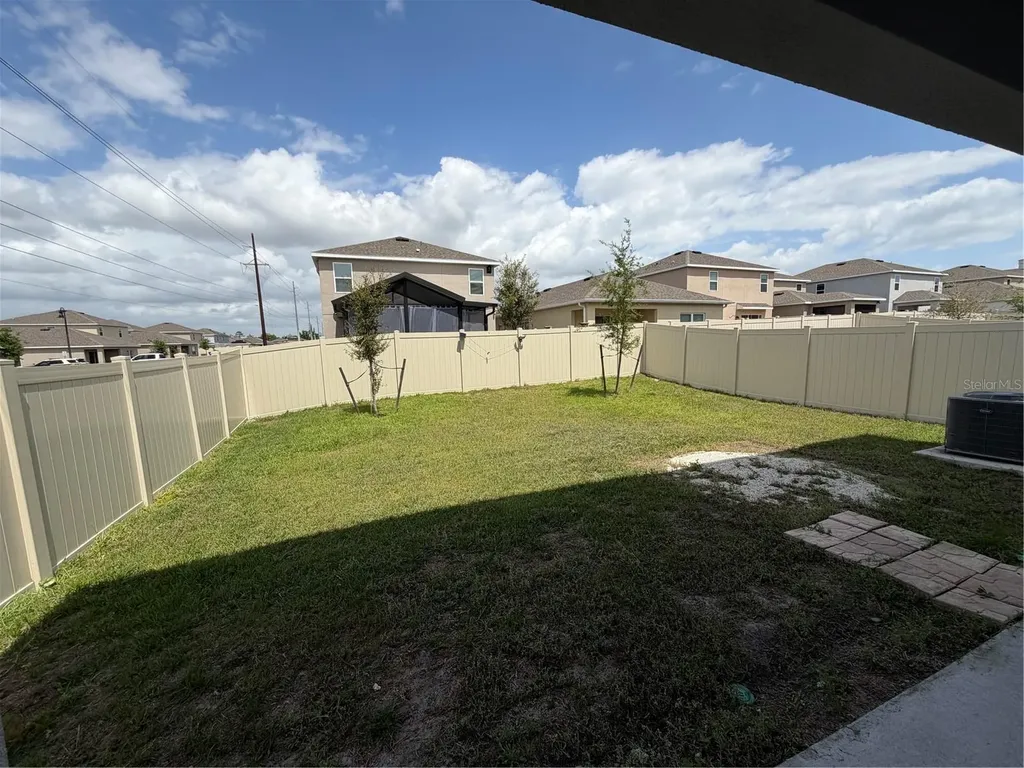 406 North Boulevard E Davenport FL 33837
