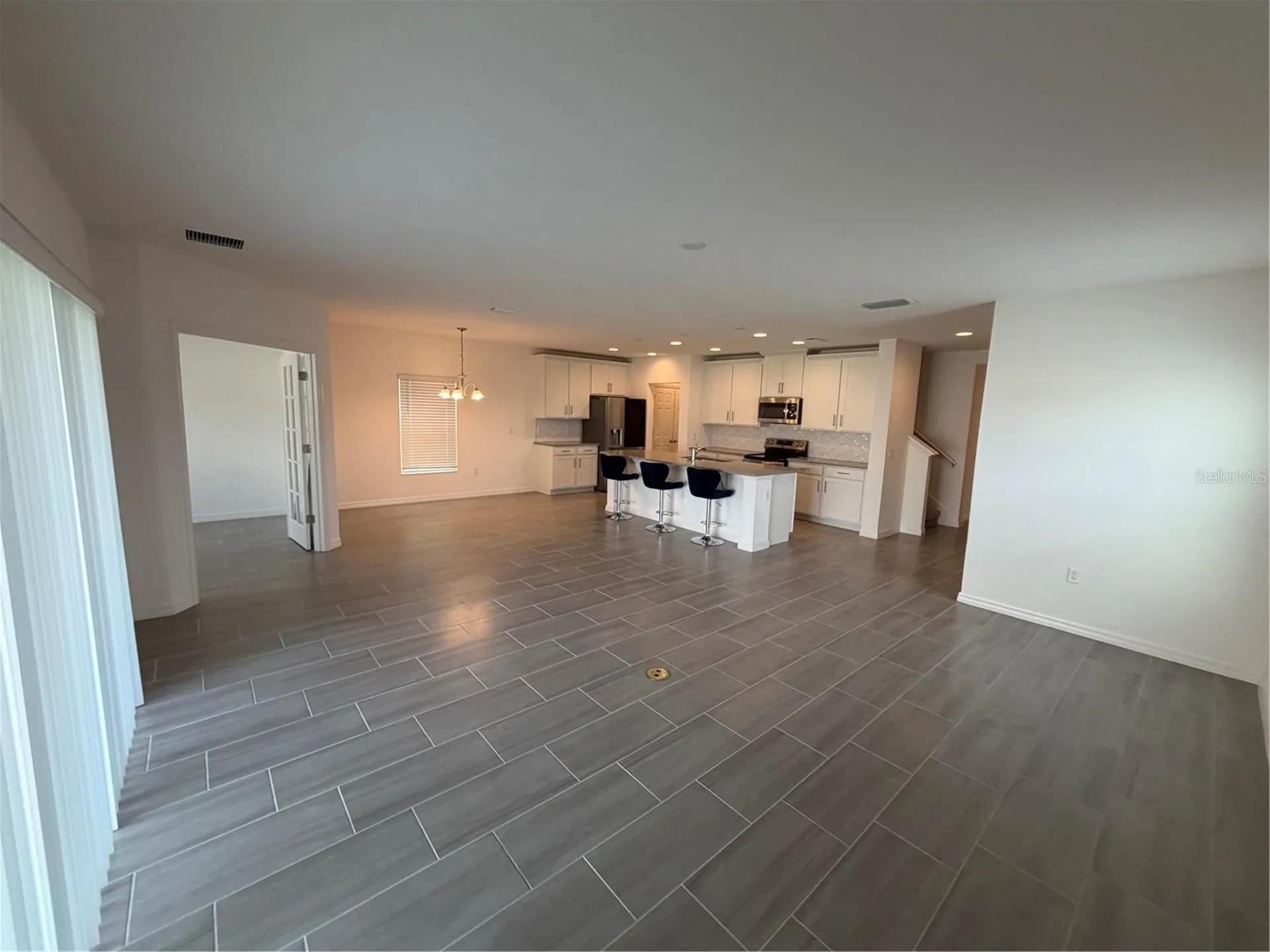 406 North Boulevard E Davenport FL 33837