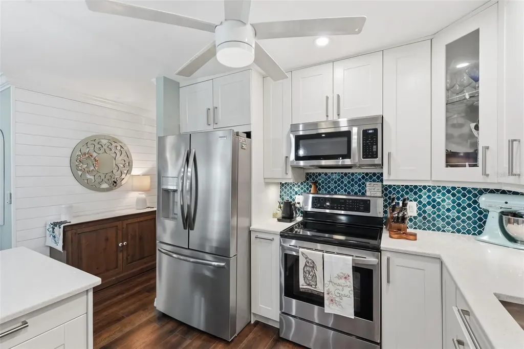 212 Cedarwood Circle Seminole FL 33777