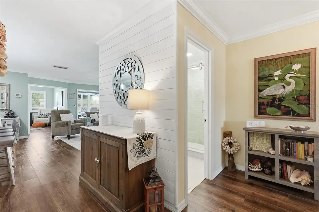 212 Cedarwood Circle Seminole FL 33777