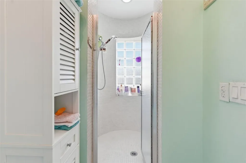 212 Cedarwood Circle Seminole FL 33777