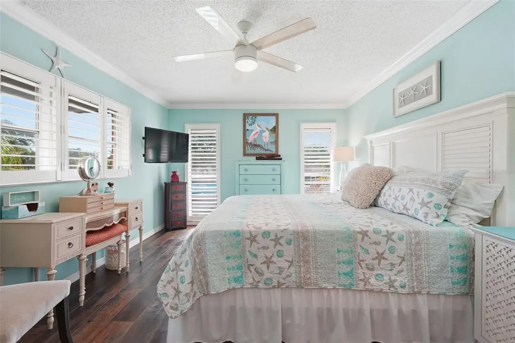 212 Cedarwood Circle Seminole FL 33777
