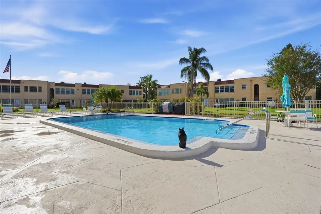 212 Cedarwood Circle Seminole FL 33777