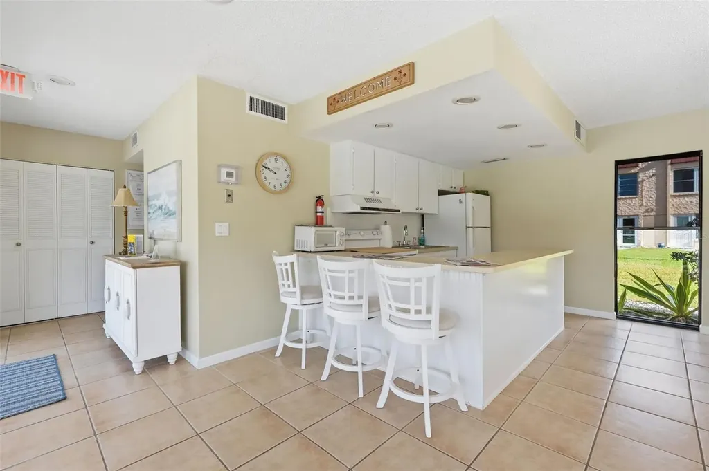 212 Cedarwood Circle Seminole FL 33777