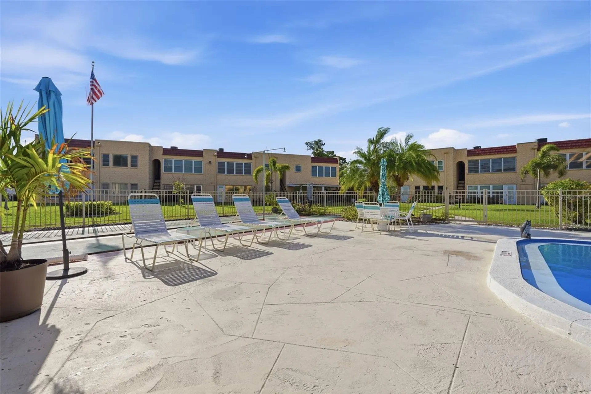 212 Cedarwood Circle Seminole FL 33777