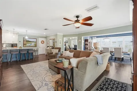 212 Cedarwood Circle Seminole FL 33777
