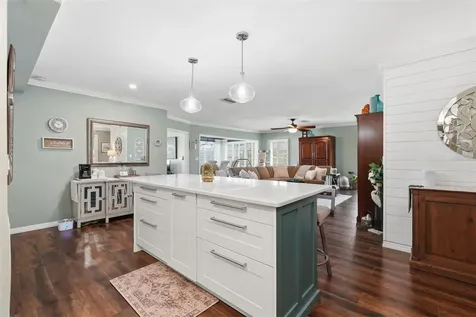 212 Cedarwood Circle Seminole FL 33777