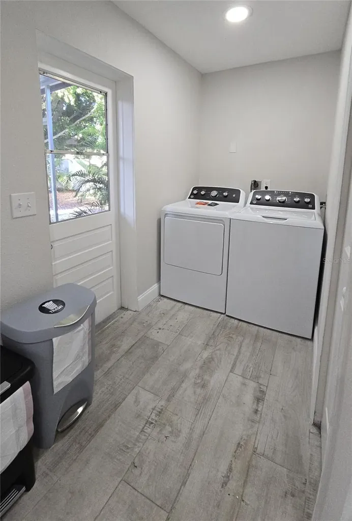 2107 Pine Terrace Sarasota FL 34231