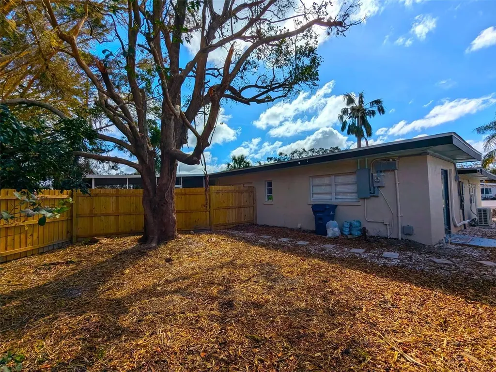 2107 Pine Terrace Sarasota FL 34231