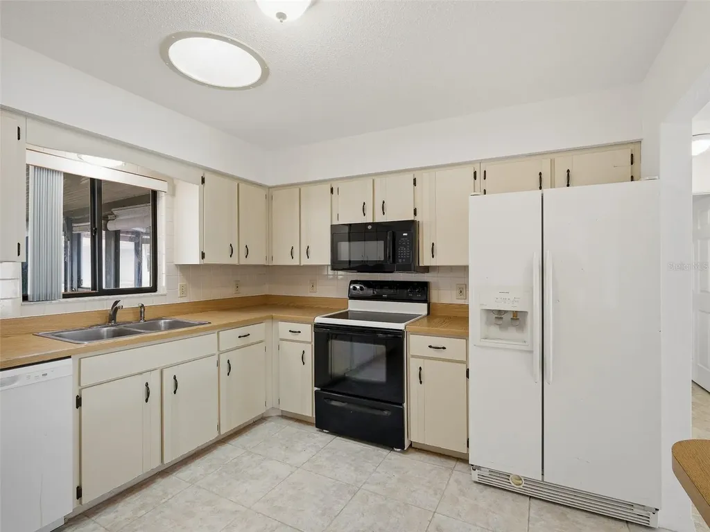 808 E 1st Avenue New Smyrna Beach FL 32169