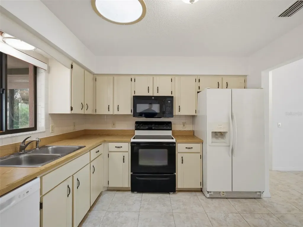 808 E 1st Avenue New Smyrna Beach FL 32169