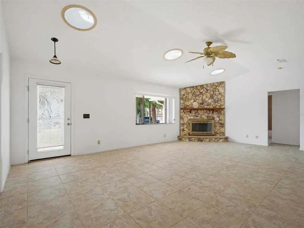 808 E 1st Avenue New Smyrna Beach FL 32169