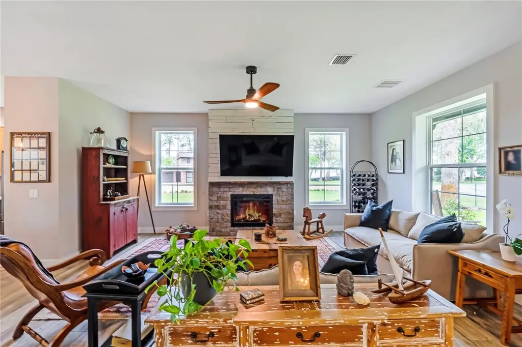 805 Bay Tree Circle Deland FL 32724