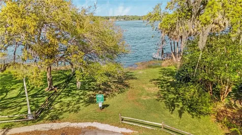 805 Bay Tree Circle Deland FL 32724