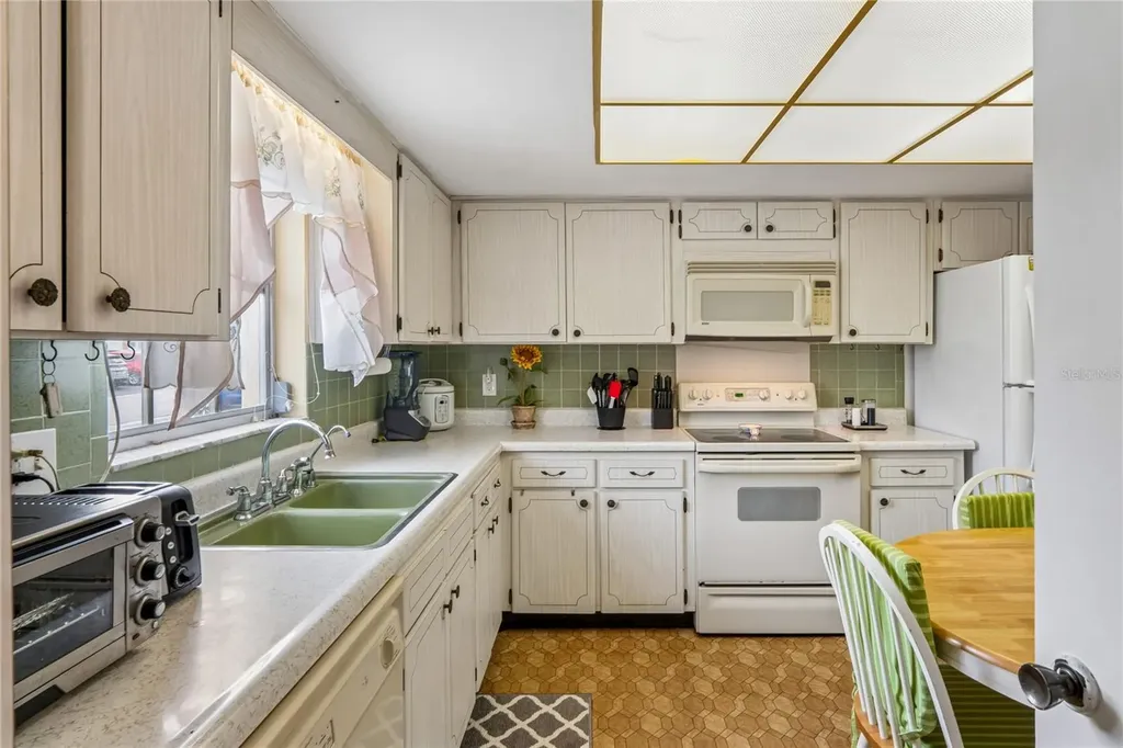 1611 S Lake Avenue Clearwater FL 33756