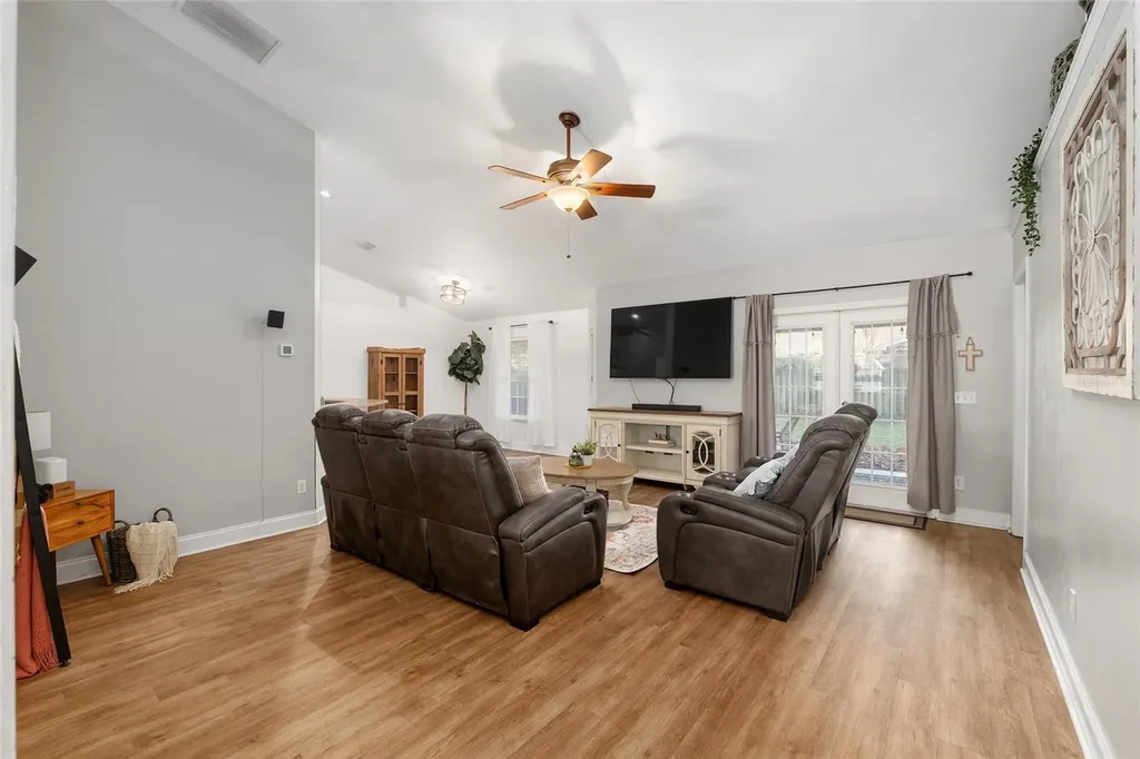 25175 SW 20th Avenue Newberry FL 32669