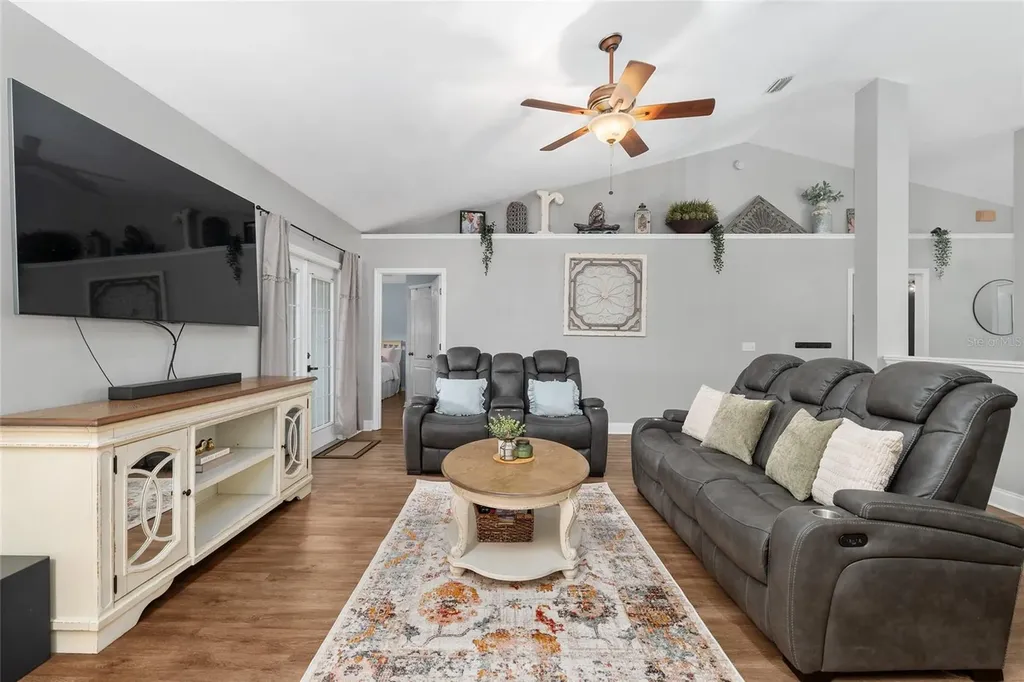 25175 SW 20th Avenue Newberry FL 32669