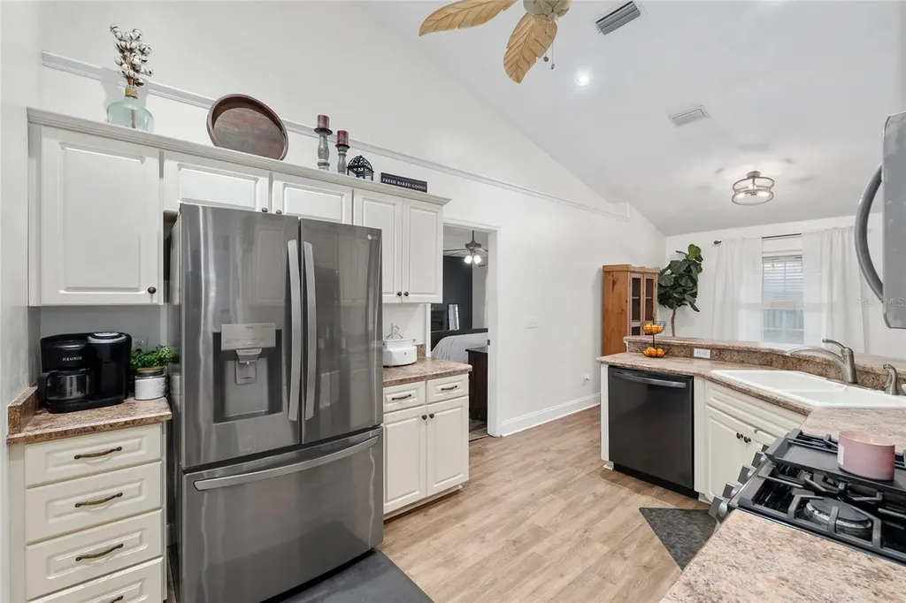 25175 SW 20th Avenue Newberry FL 32669