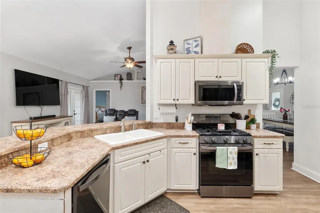 25175 SW 20th Avenue Newberry FL 32669