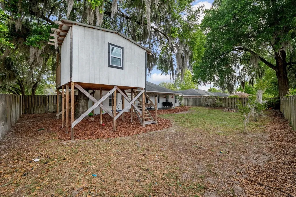 25175 SW 20th Avenue Newberry FL 32669