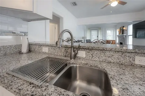 207 W Hiawatha Street Tampa FL 33604