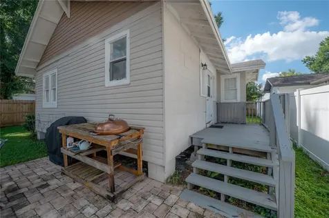207 W Hiawatha Street Tampa FL 33604
