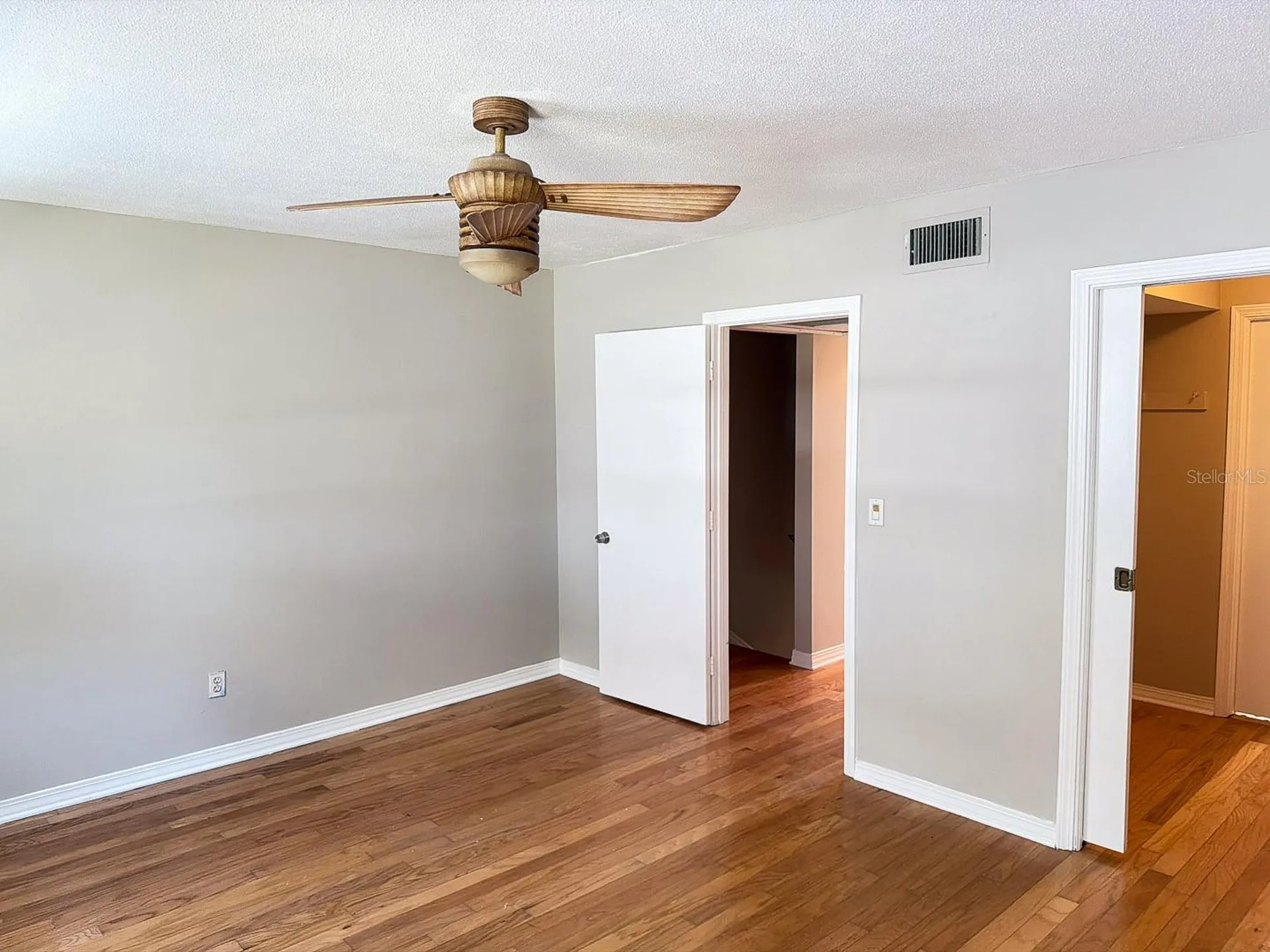 6919 Place De La Paix St Petersburg FL 33707