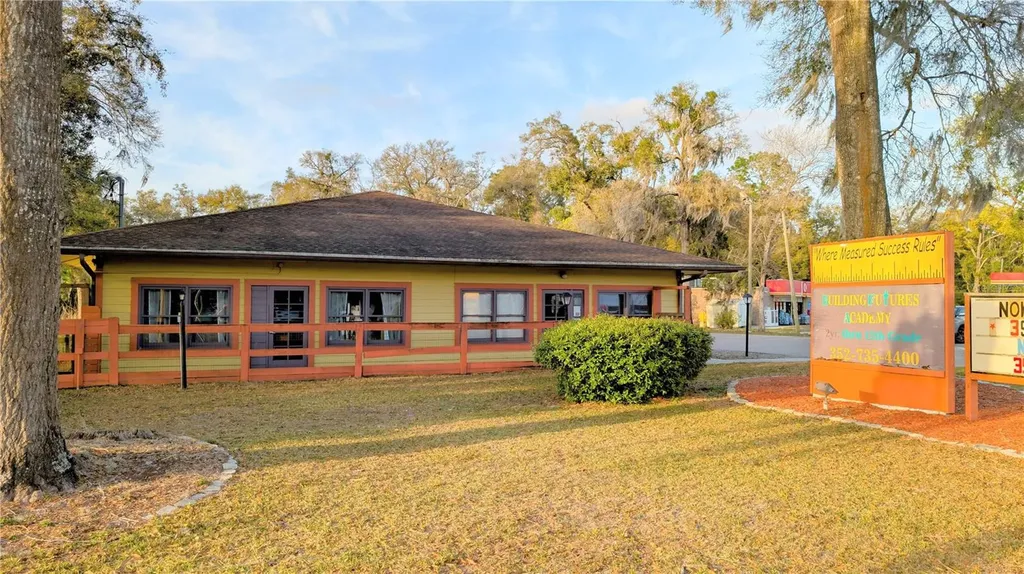 25541 Sorrento Avenue Sorrento FL 32776