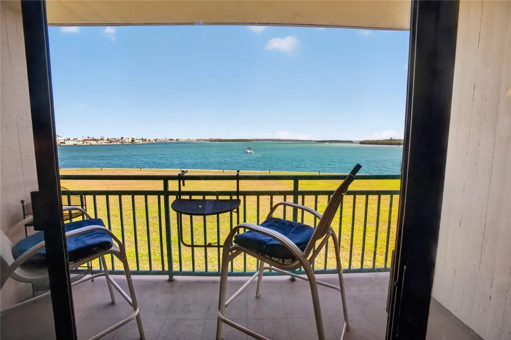 1 Key Capri Treasure Island FL 33706